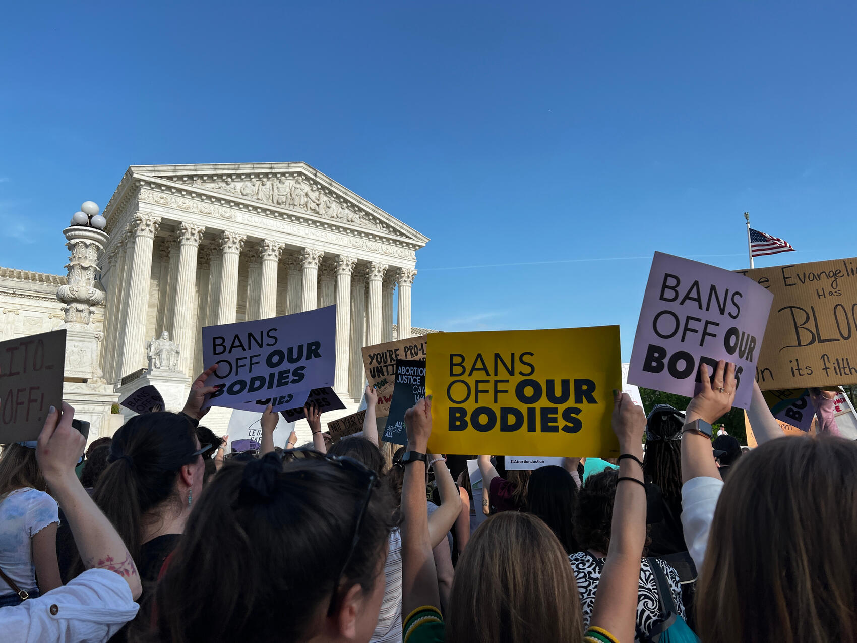 Crowds outside SCOTUS 4/3/22