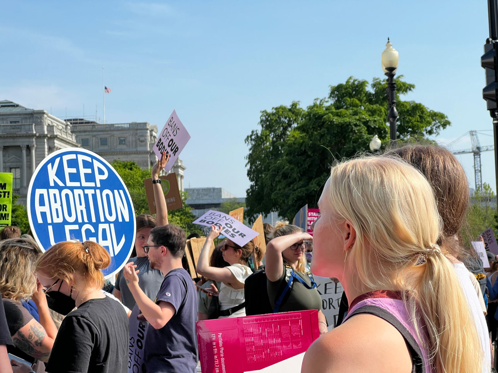 Crowds outside SCOTUS 4/3/22